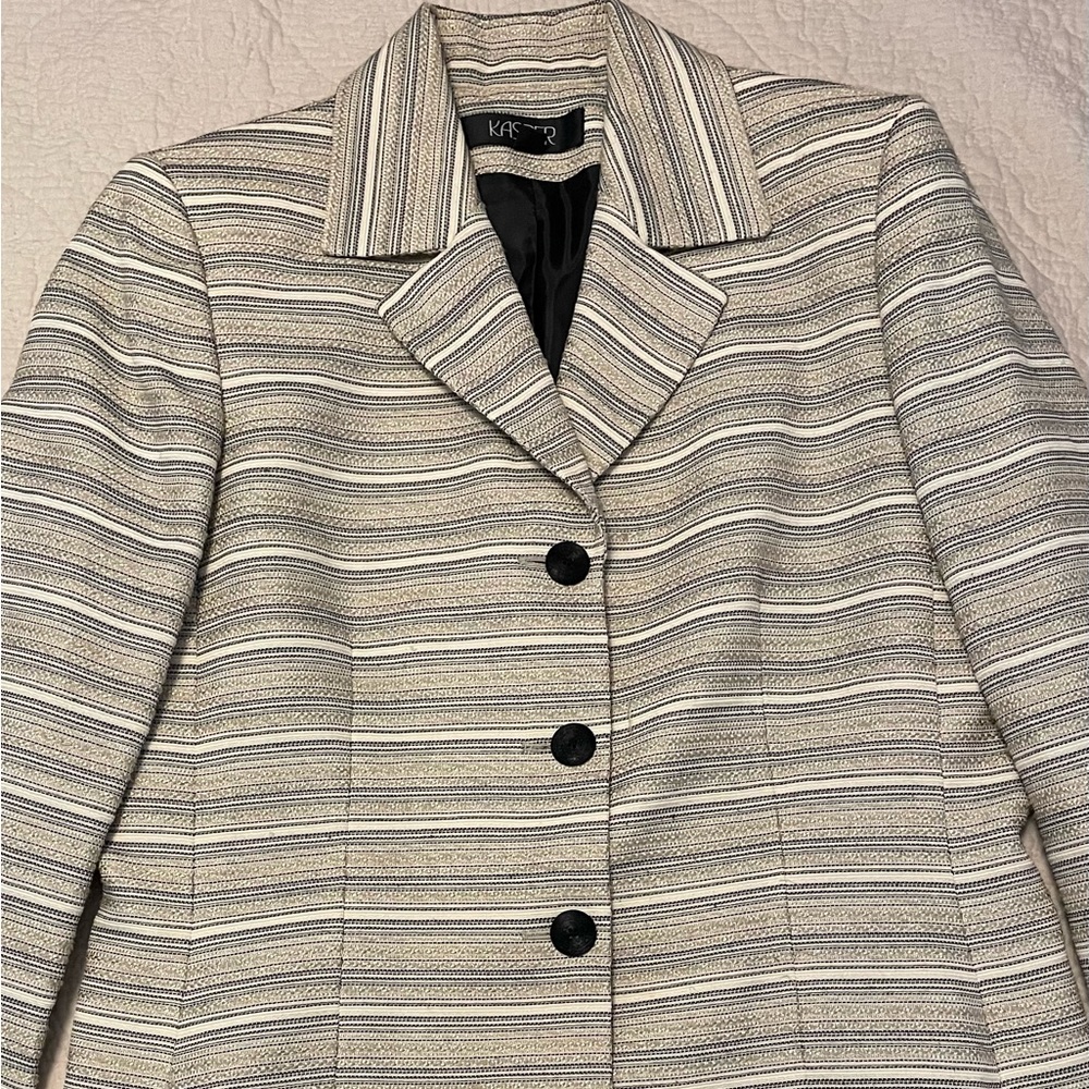 Vintage Silver/gold/black tone Kasper blazer